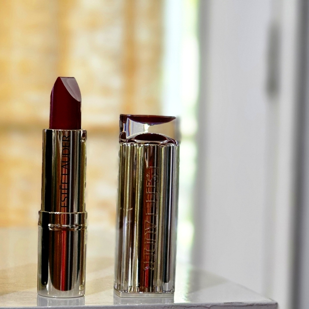 stee lauder pure color Love sculpting lipstick